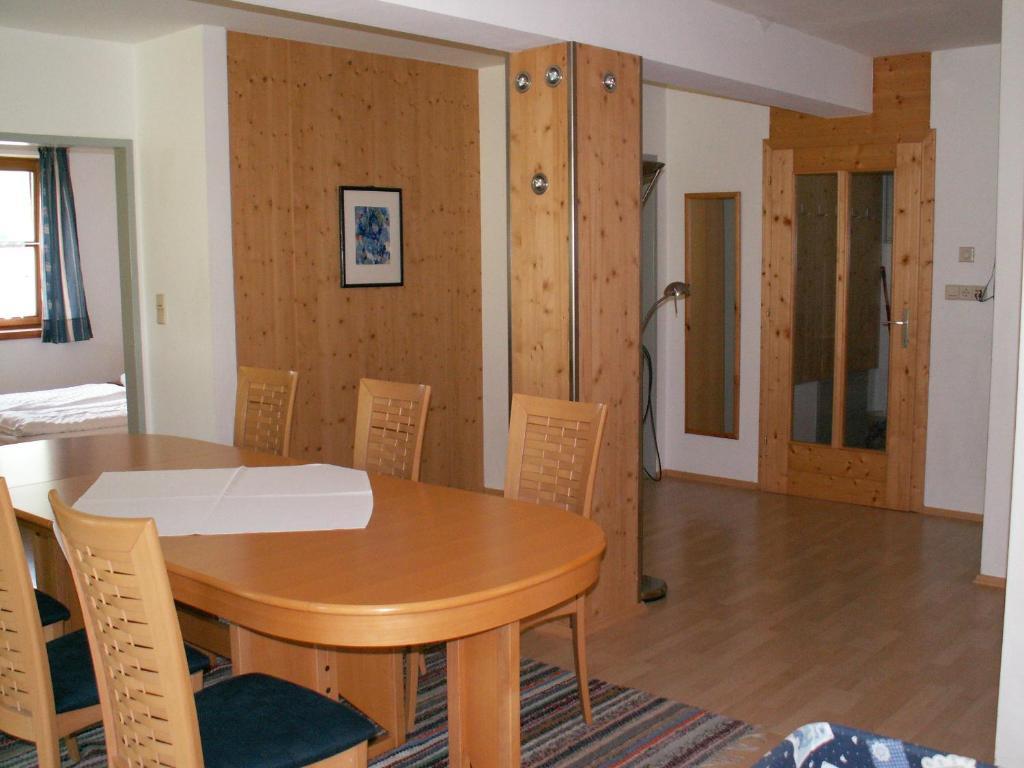 Haus Im Turm Appartement Bad Kleinkirchheim Kamer foto